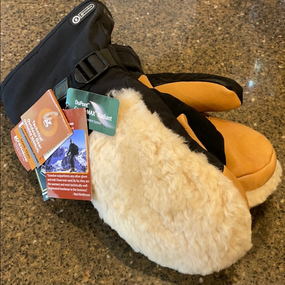 Grandoe Gore-Tex Extreme snow mittens!